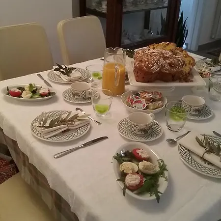 Clivia Nocleg ze śniadaniem *